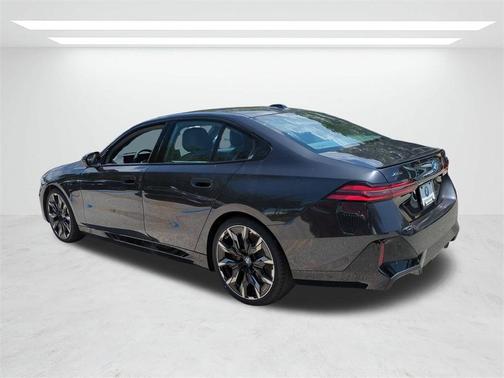 2026 BMW 550e xDrive