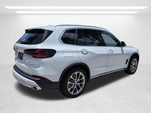 Alpine White 2026 BMW X5 xDrive40i