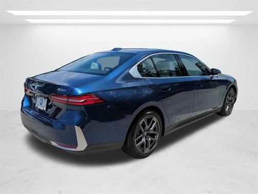 2026 BMW 530 i xDrive