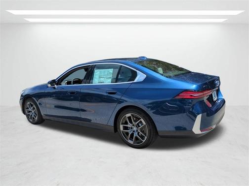 2026 BMW 530 i xDrive