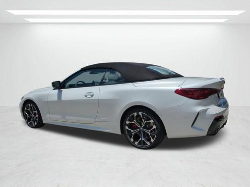 Mineral White Metallic 2027 BMW 430 i