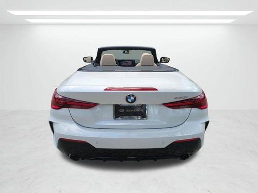 Mineral White Metallic 2027 BMW 430 i