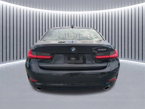 2019 BMW 330 i