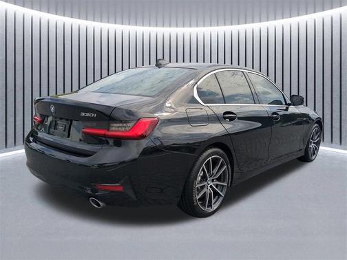 2019 BMW 330 i