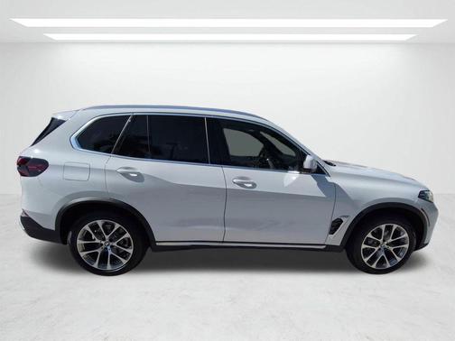 Alpine White 2026 BMW X5 sDrive40i