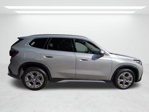 Space Silver 2026 BMW X1 xDrive28i