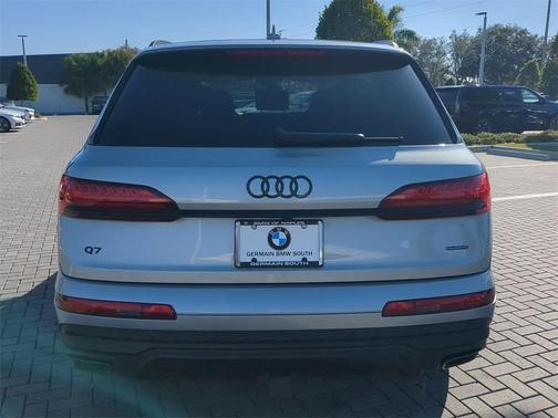 2025 Audi Q7 55 Premium Plus