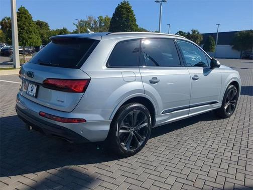 2025 Audi Q7 55 Premium Plus