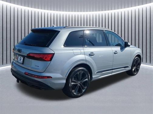 2025 Audi Q7 55 Premium Plus