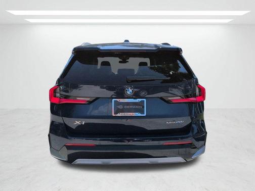 Night 2026 BMW X1 xDrive28i