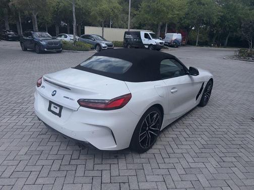 Alpine White 2024 BMW Z4 sDrive30i