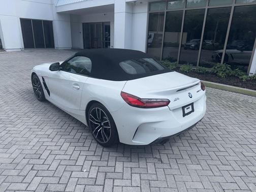 Alpine White 2024 BMW Z4 sDrive30i