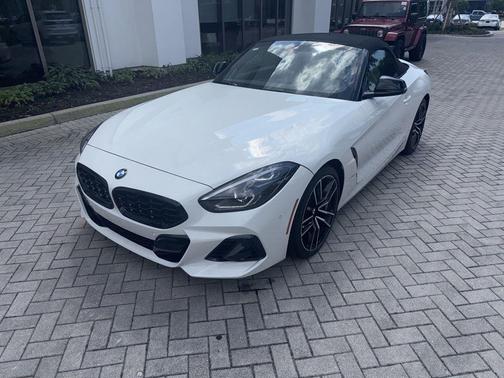 Alpine White 2024 BMW Z4 sDrive30i