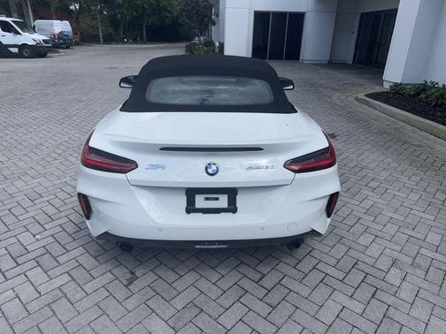 Alpine White 2024 BMW Z4 sDrive30i