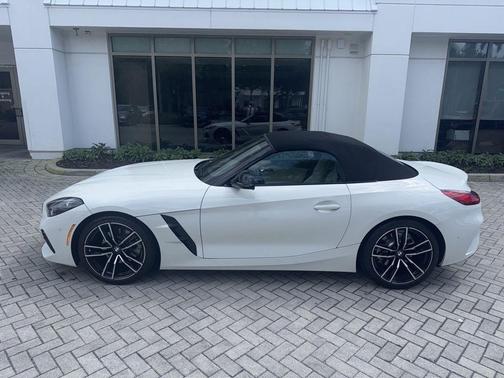 Alpine White 2024 BMW Z4 sDrive30i