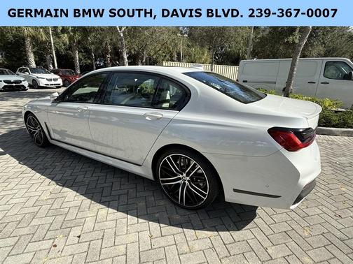 2021 BMW 740 i