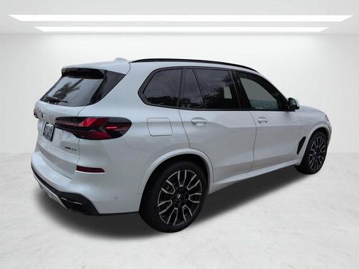 Mineral White Metallic 2026 BMW X5 xDrive40i