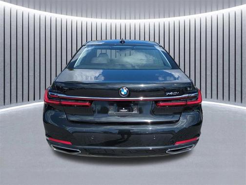 2020 BMW 740 i