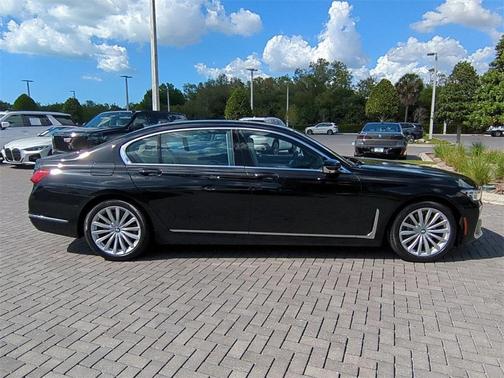 2020 BMW 740 i
