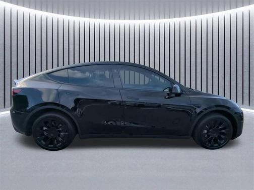 2025 Tesla Model Y Long Range