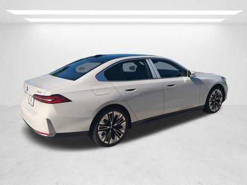 2026 BMW 530 i xDrive