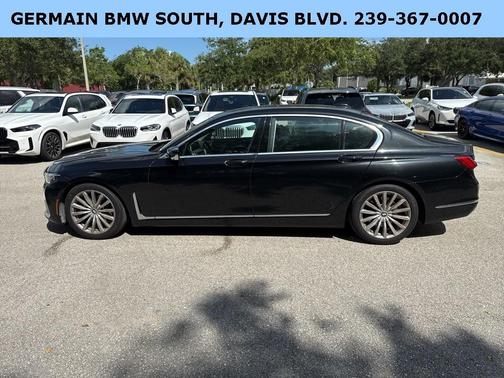 2022 BMW 740 i