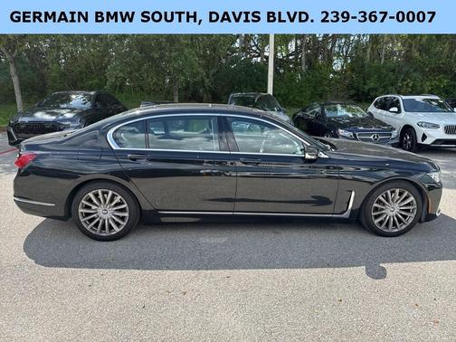 2022 BMW 740 i