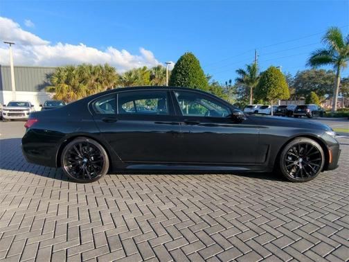 2021 BMW 750 i xDrive