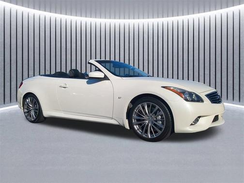 2015 INFINITI Q60 Base