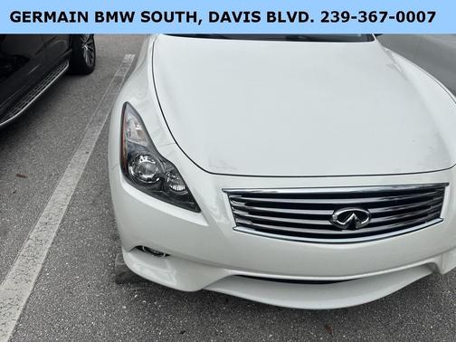 2015 INFINITI Q60 Base