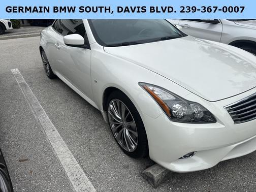 2015 INFINITI Q60 Base