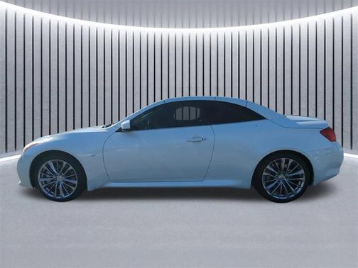 2015 INFINITI Q60 Base