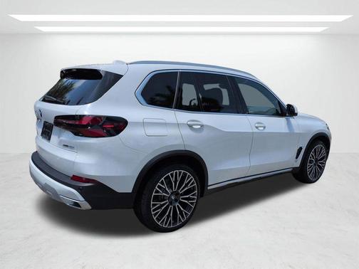Alpine White 2026 BMW X5 xDrive40i
