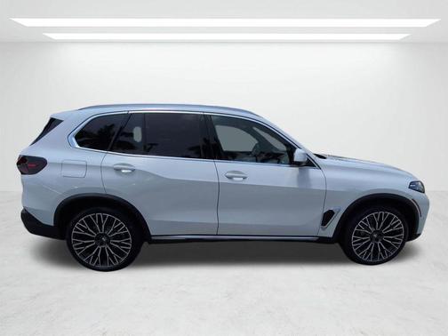 Alpine White 2026 BMW X5 xDrive40i