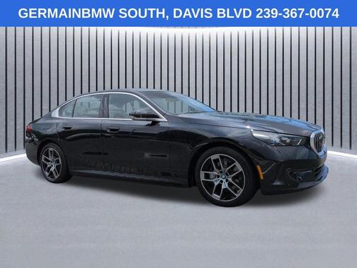 Black Sapphire Metallic 2024 BMW i5 eDrive40
