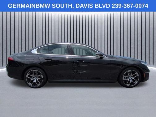 Black Sapphire Metallic 2024 BMW i5 eDrive40