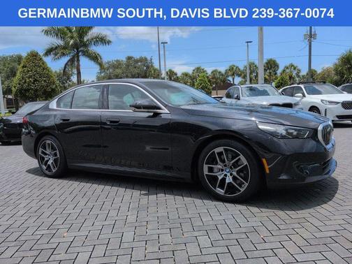 Black Sapphire Metallic 2024 BMW i5 eDrive40