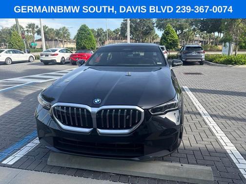 Black Sapphire Metallic 2024 BMW i5 eDrive40