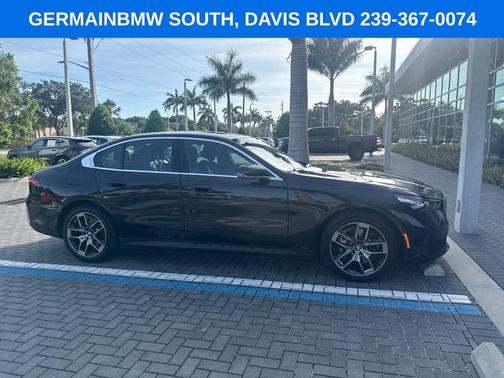 Black Sapphire Metallic 2024 BMW i5 eDrive40
