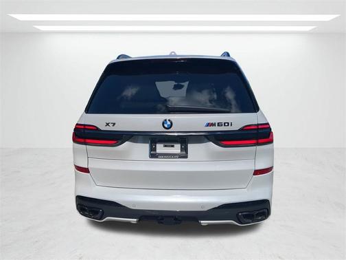 2026 BMW X7 M60i