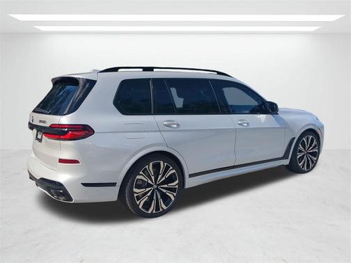 2026 BMW X7 M60i