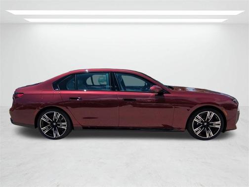 2025 BMW 760 760i xDrive