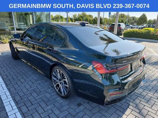 Black Sapphire Metallic 2021 BMW 750 i xDrive