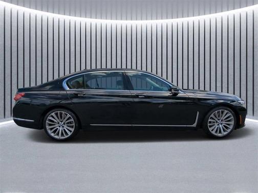 2022 BMW 750 i xDrive