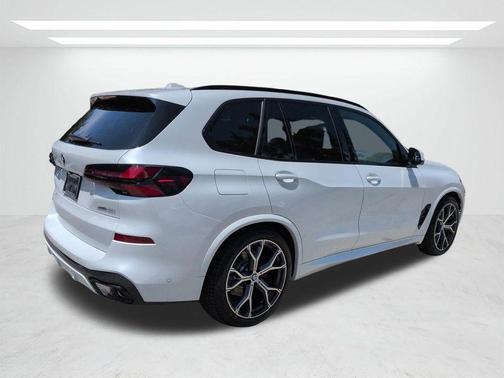 Mineral White Metallic 2026 BMW X5 xDrive40i