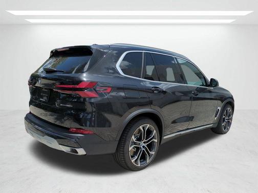 Black Sapphire Metallic 2026 BMW X5 PHEV xDrive50e