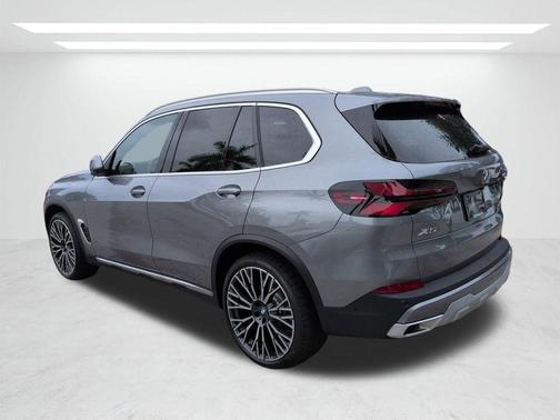 Gray Metallic 2026 BMW X5 xDrive40i