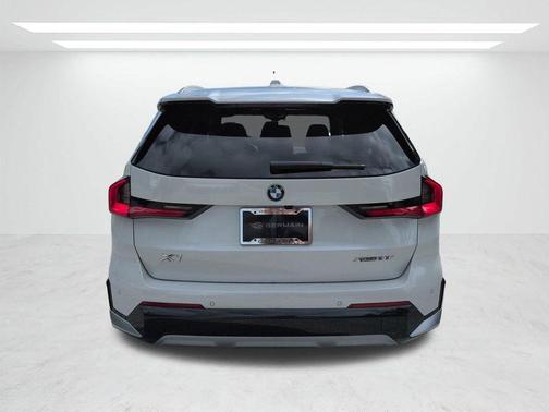Mineral White Metallic 2026 BMW X1 xDrive28i