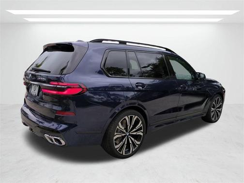 2026 BMW X7 M60i