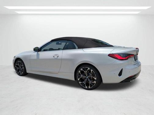 Mineral White Metallic 2027 BMW 430 i